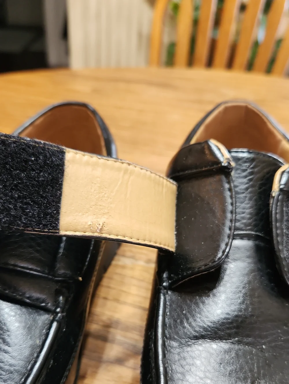 Maximus Comfort Slip On Velcro Closure Dress Shoes Size 8W